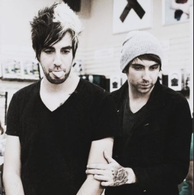 | btr | ariana grande | one direction | demi lovato | all time low | selena gomez |