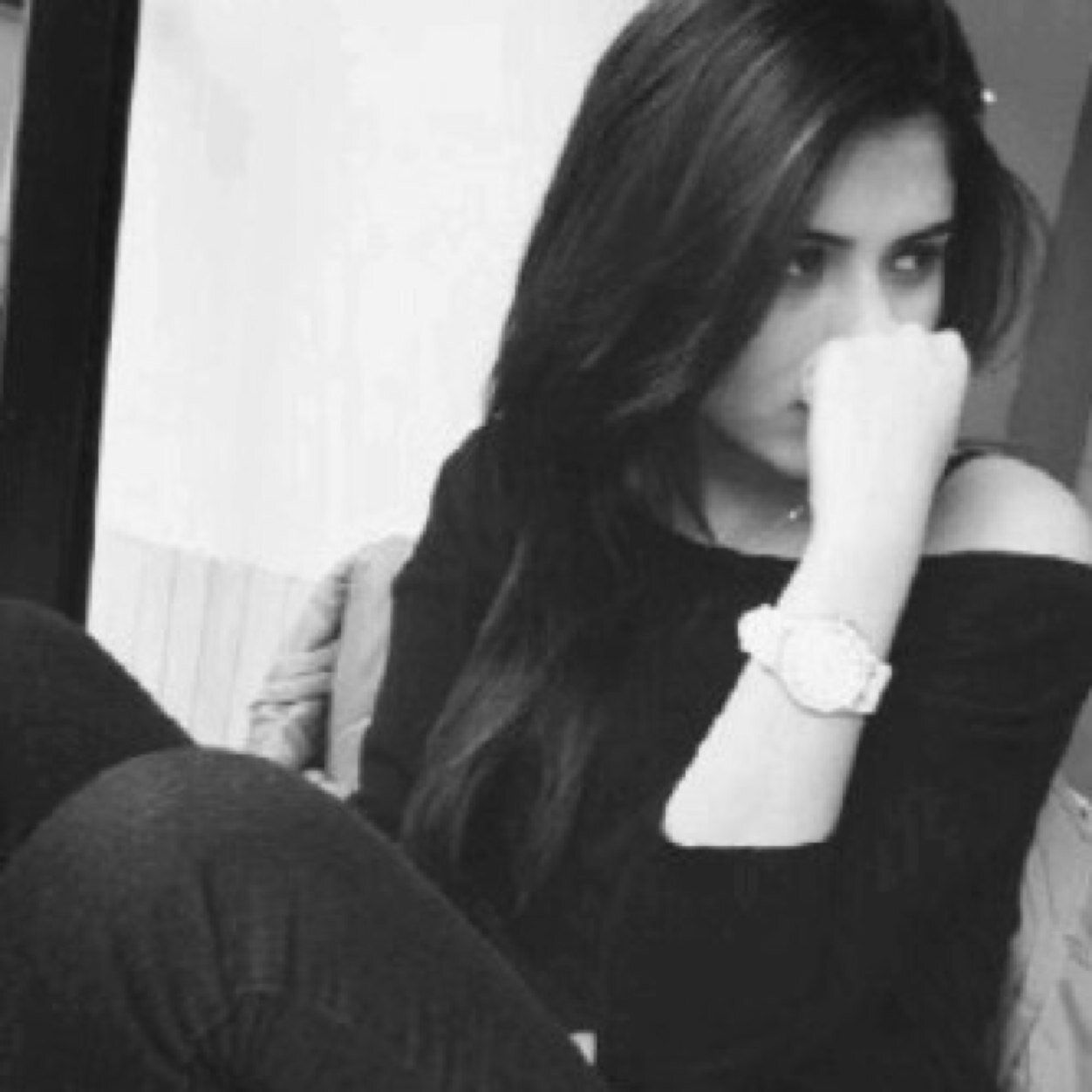 هلا بلعيال انا نايف عندي قناة علئ اليوتيوب ولقبي نيفووو هههههاي الايدي علئ السوني EreN_SntoP