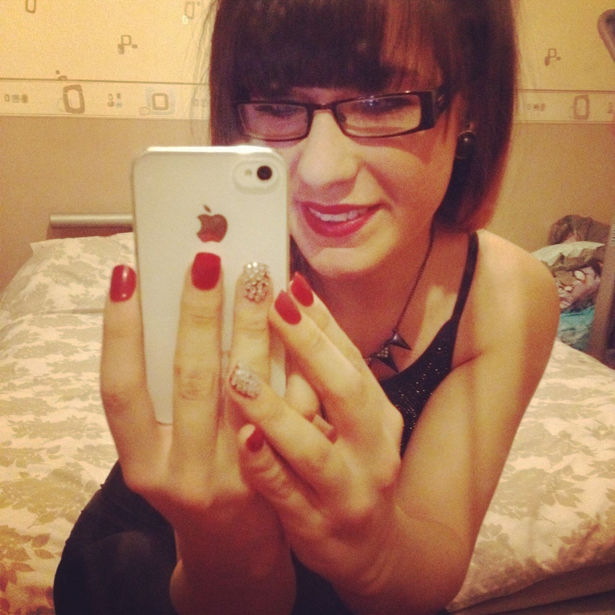 Snapchat:katie_maexx/bbm:7b932fb7...