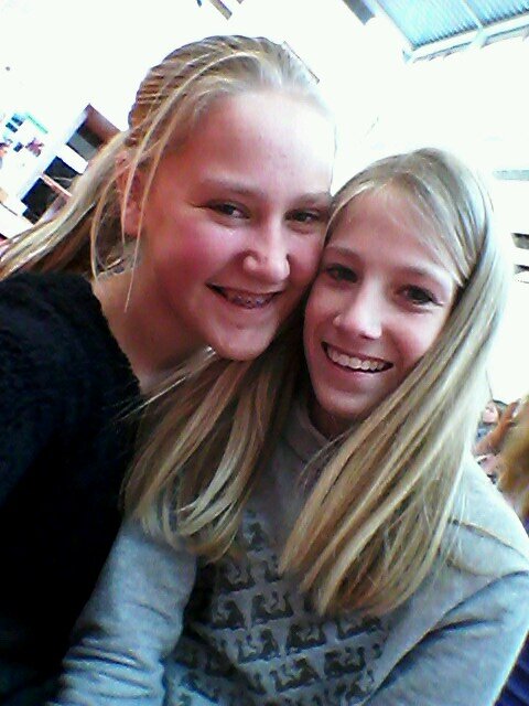meisje♡13 jaar♡voetbal D3M♡tennis♡H1B6♡miss jullie groep 8♡♡♡♡♡