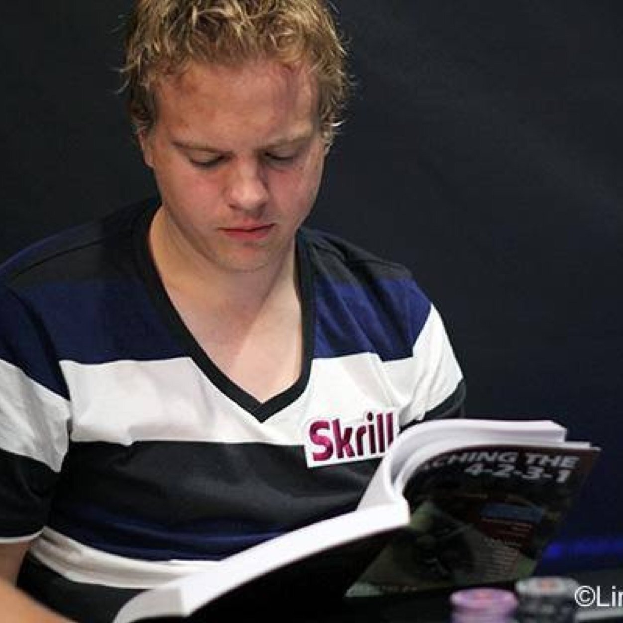 Pokerspelare och fotbollstränare