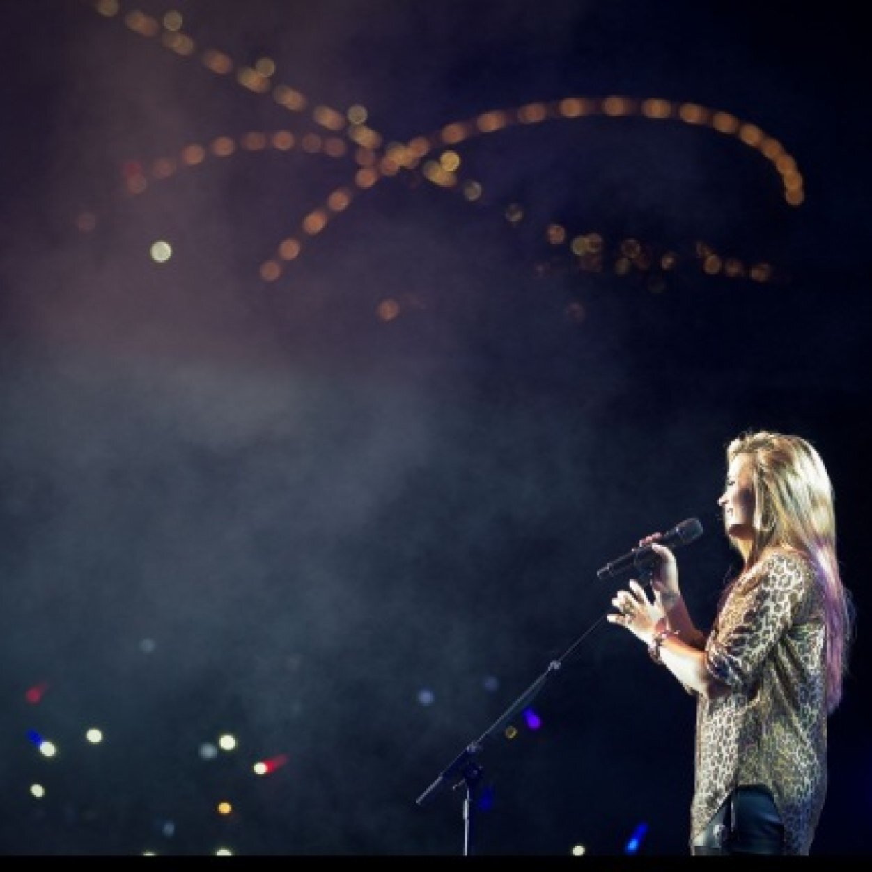 PandolfiRuby's profile picture. The mirror can lie, doesn't show you what's inside and it, it can tell you you're full of lifes, it's amazing what you can hide, just by putting on smile