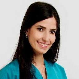 أخصائية في التغذية من الجامعة الأميركية في بيروت ~ أؤمن أن في الغذاء دواءٌ لكل داء من تجربة شخصية ~ أحاول مشاركة خلاصة هذه التجربة معكم ~ محررة في موقع صحية