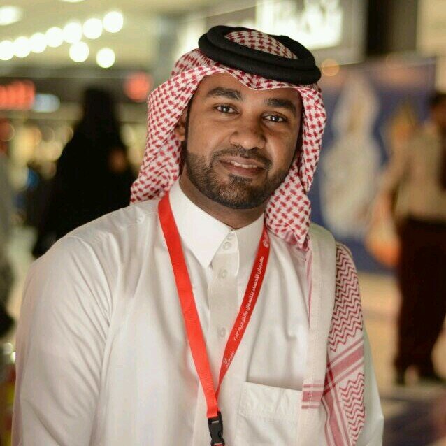 صاحب العدسة الذهبية ومصور دوري عبداللطيف جميل سابقا
0566281100 استقرام shekrisenin44