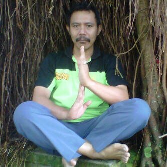 mohamadkusnin's profile picture. mengikuti arus tp jangan sampai terbawa arus