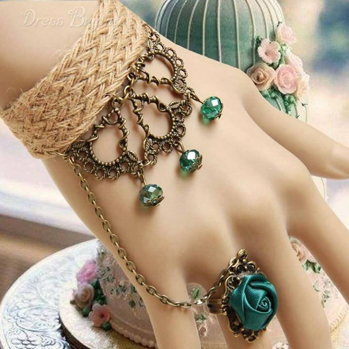 I BELIVE IN ALLAH THANKS TO ALLAH 4 MAKING MY LIFE SOOOO BEAUTIFUL...: