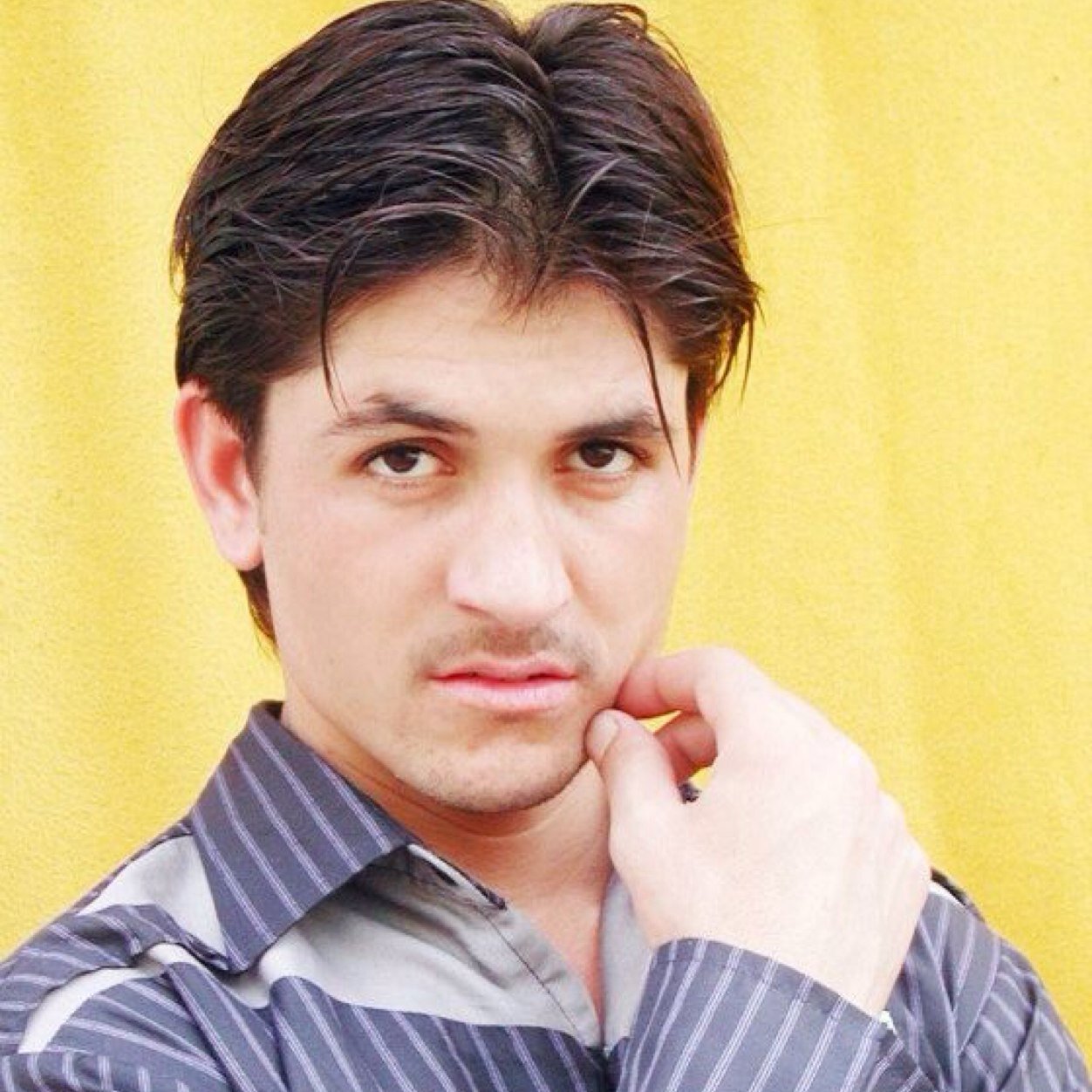 what'sApp 03409894076