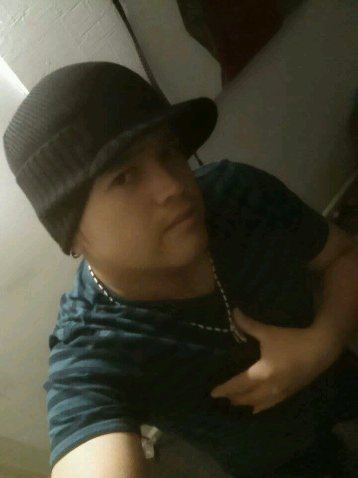 yo  soy de la calle y me dediko aser grafitys en las calles.@