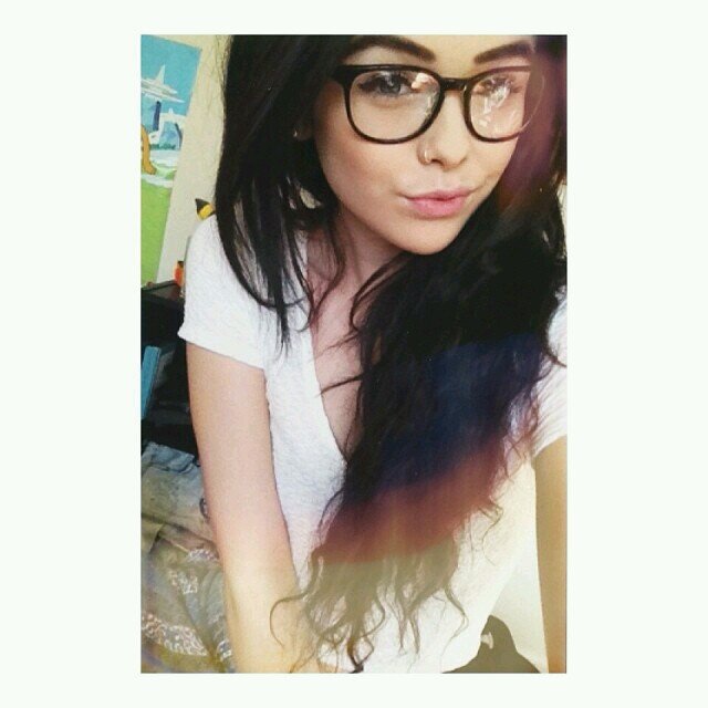im teenage girl who sometimes talk a camera . fashion killa . taco princess . internet bro