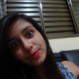 Um verdadeiro amigo, é aquele que enxerga a dor em seus olhos, apesar do sorriso em seu rosto.