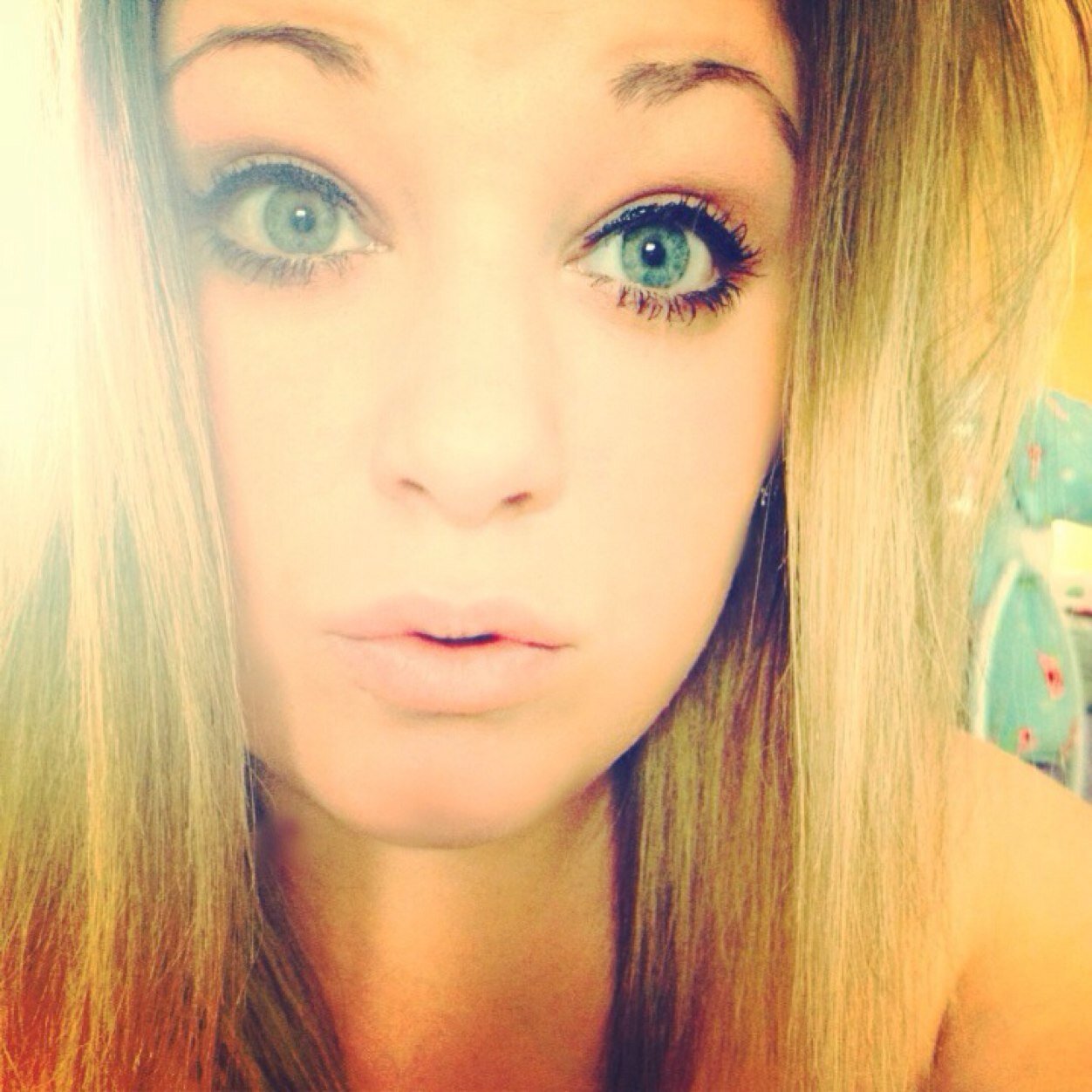 JustMeSophs's profile picture. # //HOlIEY MOLLEY// Go on click that follow.. :]