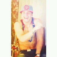 singer || single ||bisex ||  21 || sexy and free