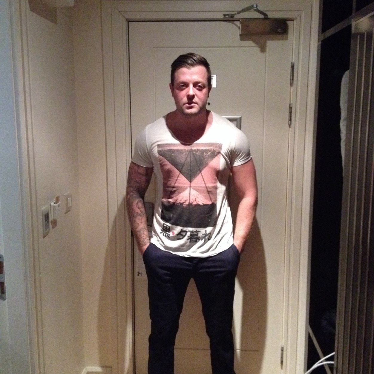 ex professional footballer (daggers & mkdons)