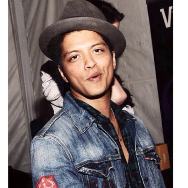 Your @BrunoMars updates/news. And we are NOT Bruno Mars we are just another Twitter fanpage!