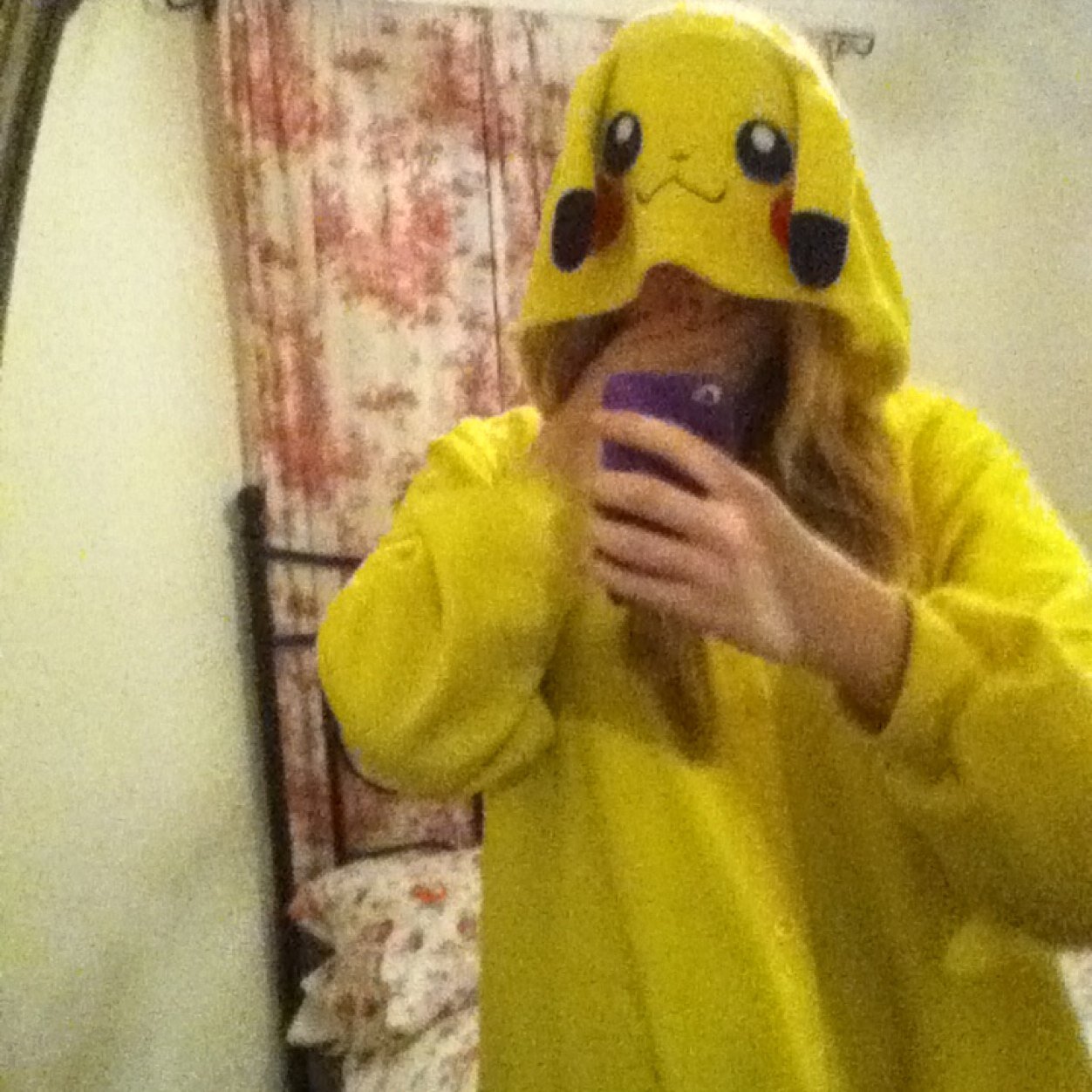 Nerdymoon's profile picture. If you haven't already guessed by my name, yes I love pokémon and just about every other game, comic or nerdy film out there. I also love wolves ;)