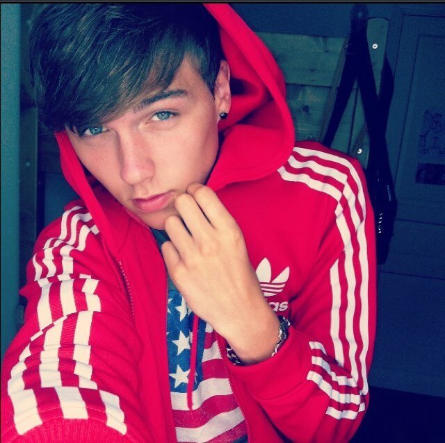 #TeamFollowBack // FOLLOW @followxander