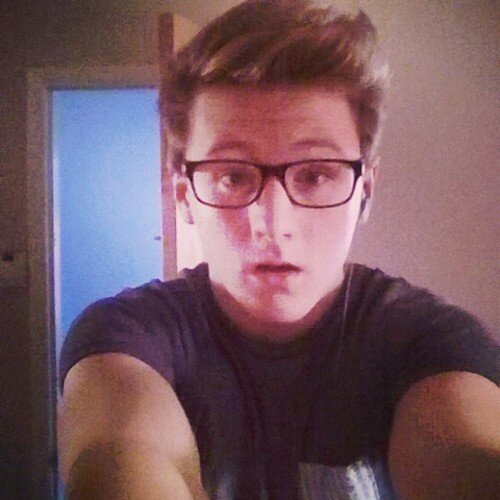 I love football, rugby, The Inbetweeners!, My Huns and food :D You Me at Six, Sum 41, Mayday Parade and Mumford and Sons! NUFC Tid!:3