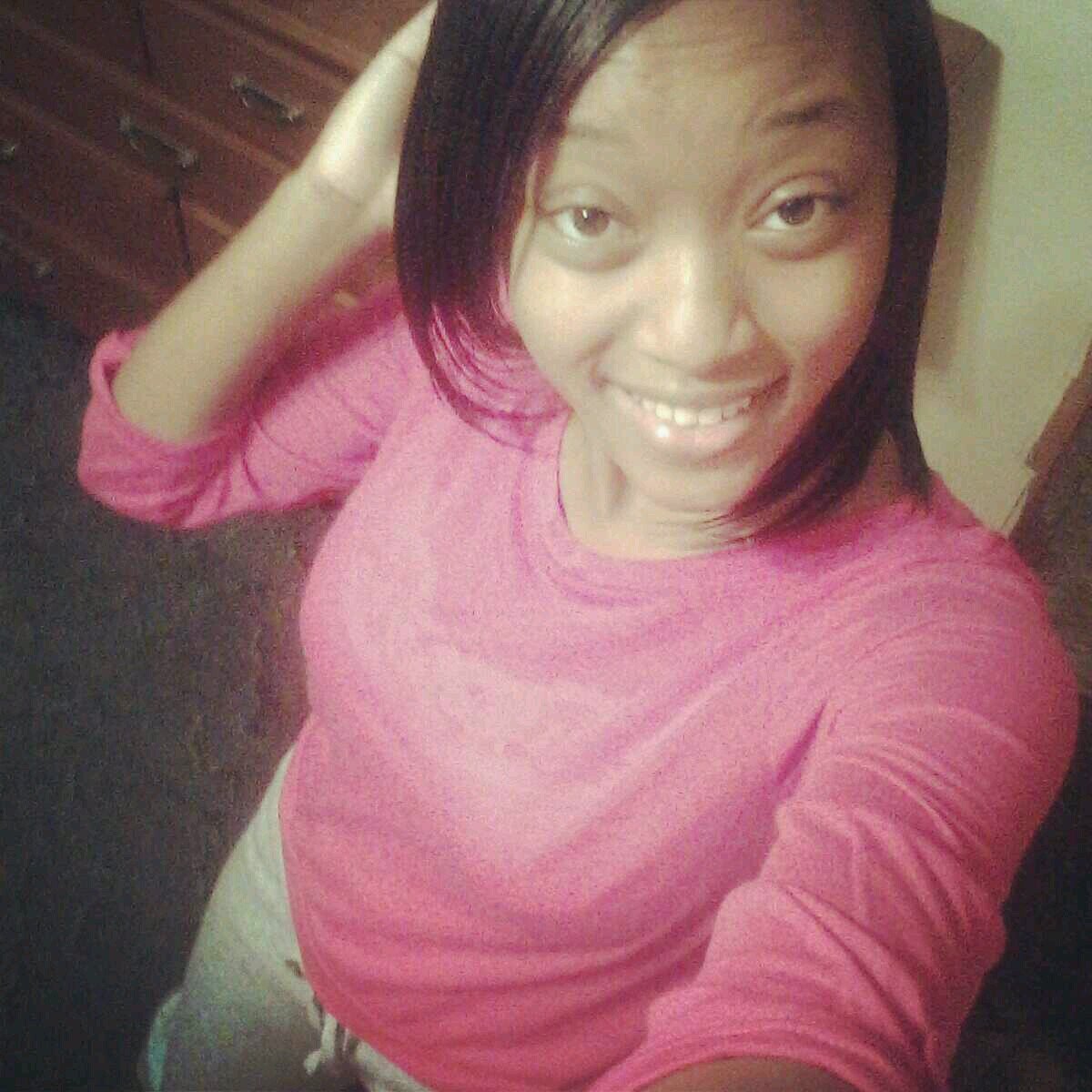 You readin my bio so you might as well go ahead and follow (^_^)