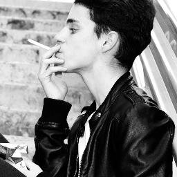 Dimitriscode's profile picture. ' Fue como una fiesta de karaoke en la mansión Playboy, en la década de los años 90, con zapatos de plataforma ' '