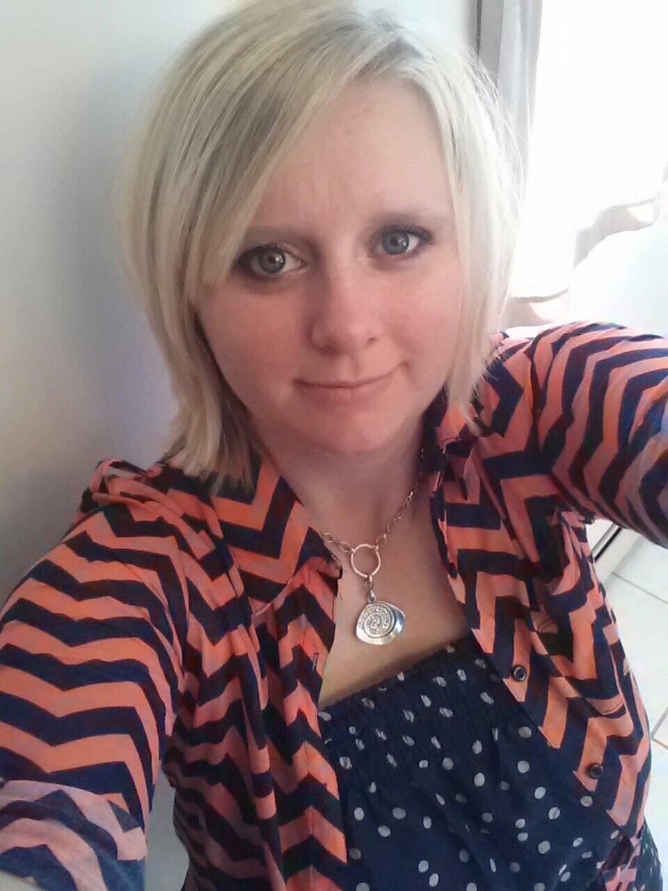 Crafty, Steelers fan, love to cook, family woman, wanna-be-entrepreneur.