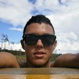 É que Deus fez a cabeça acima do coração, para que o sentimento nunca ultrapassa-se a razão
