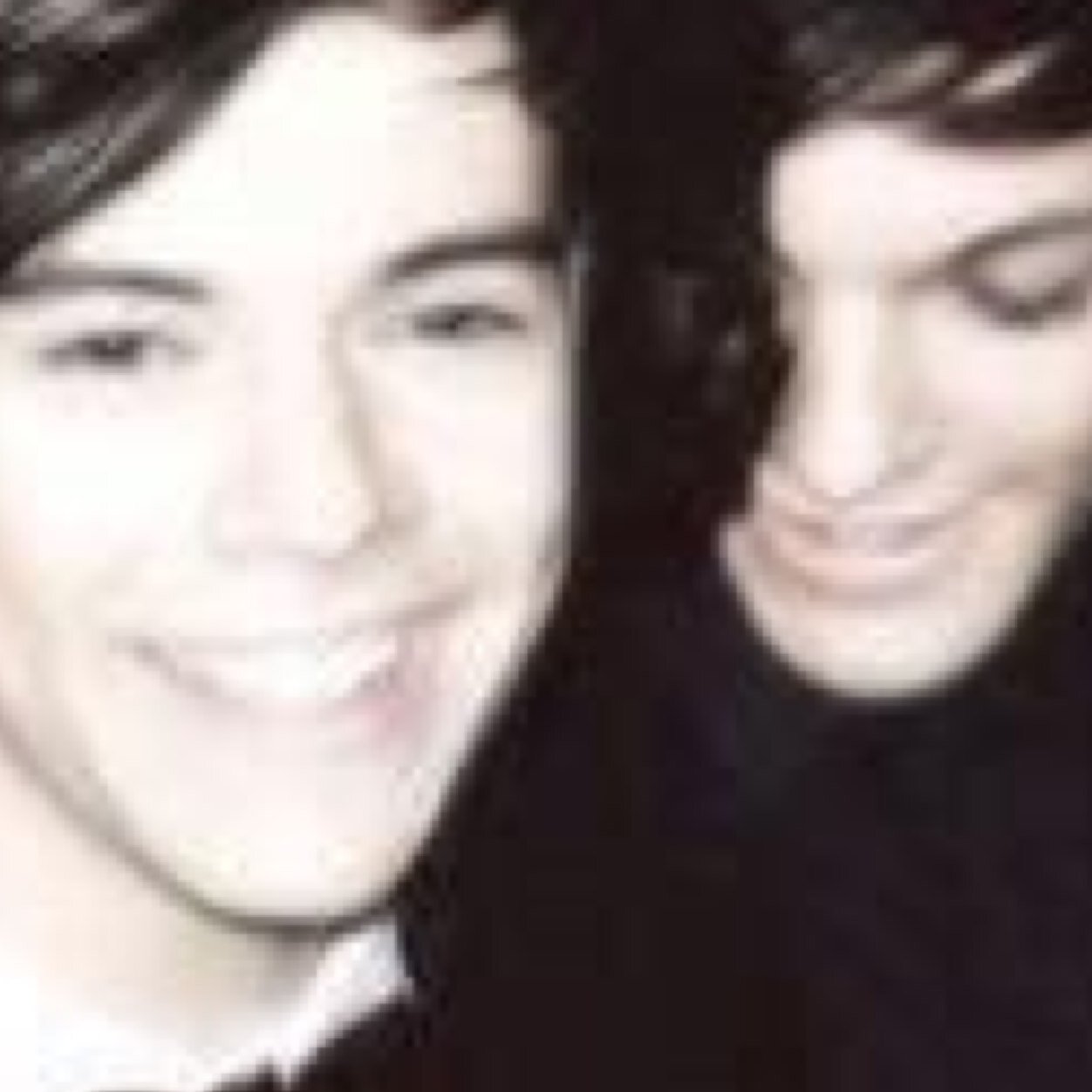 Harry 19 bisex|| lou sei tutta la mia vita ❤️|| selly & nana vi si ama