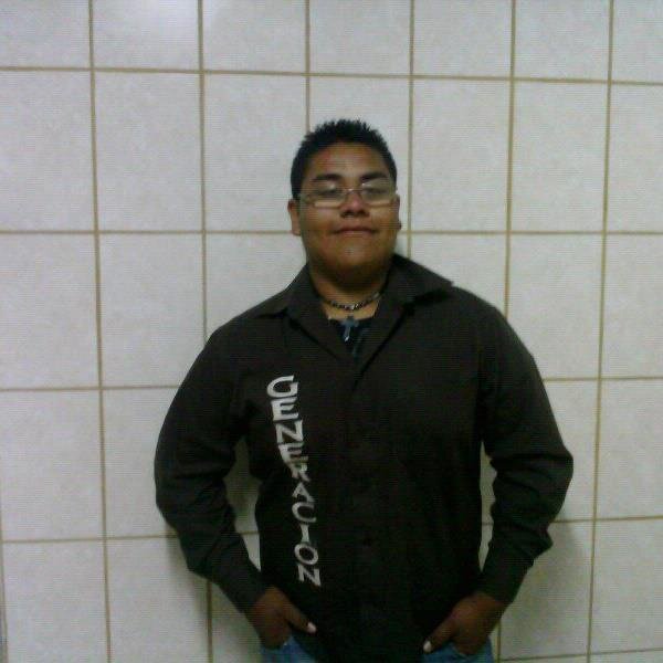 soy musico me especializo en componer canciones de todo tipo de genero, se tocar varios instrumentos y espero algun dia tener la oportunidad de triunfar.