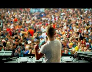 Hard is my style.
Hardstyle will never die.
