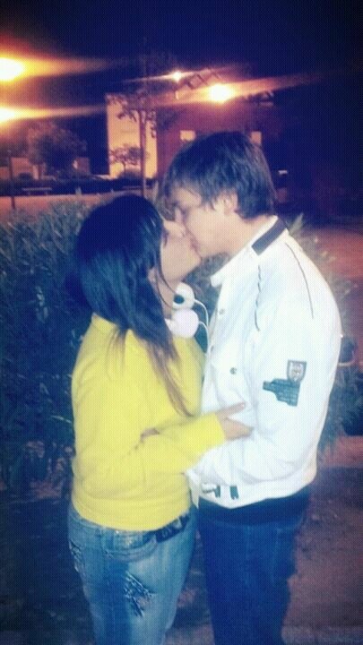 No soy la chica perfecta a la que todo el mundo quiere , Soy la chica distraída a la que nadie conoce ....