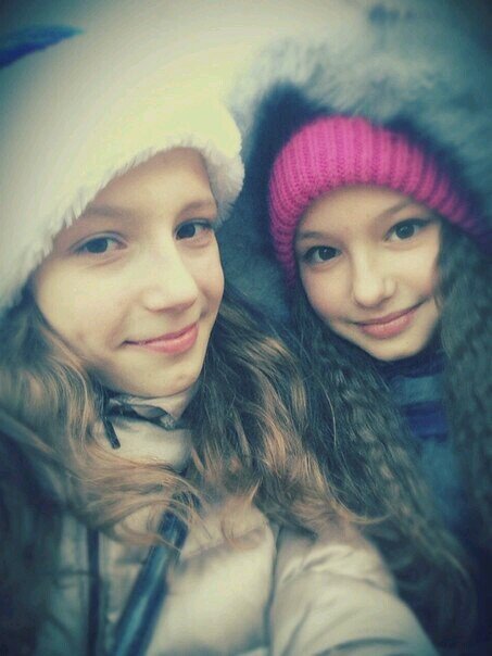 Всем привет!) Меня зовут Алеся. Мне 10 лет. Я из Балашихи. Учусь в 4 классе. Мои followers очень классные) Подписывайтесь на меня!!!!:)