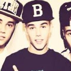 Nombre: Carla Maria Javiera, 
justin bieber es el UNICO en mi 3 .
3 B E L I E B E R 3