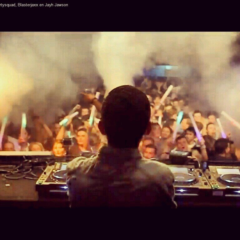 DJ & Producer | #CODEWOORD Resident | info & promo's : Djdenverpereira@gmail.com | FOR BOOKINGS: info@beatmonarchy.com