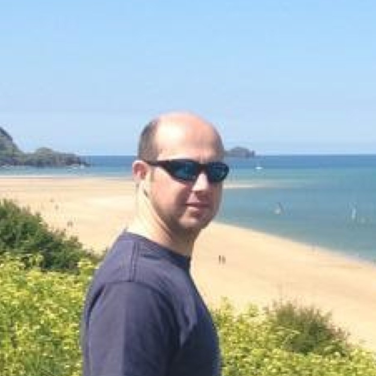 From Wales, live in Exeter, IT Project Manager, sometimes I run and drink beer.. Not at the same time