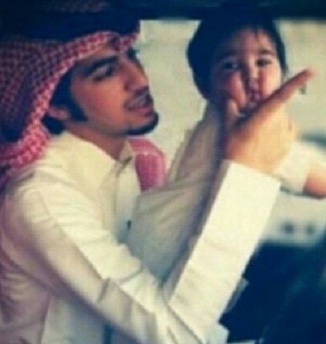 على كثر الحكي ؟ 
وما انتظر إلا حكيك ♡♡~