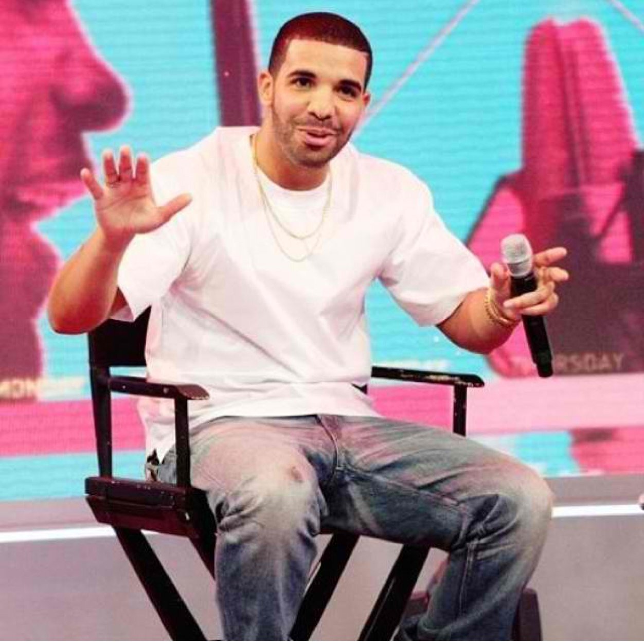 Queen Tray. #TeamDrizzy @Drake ❤ follow my IG - Dedicatedtodrizzy
