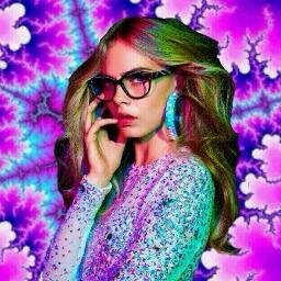 ‏أنا حاقه فريده ما تحصّلهاش مرتين.