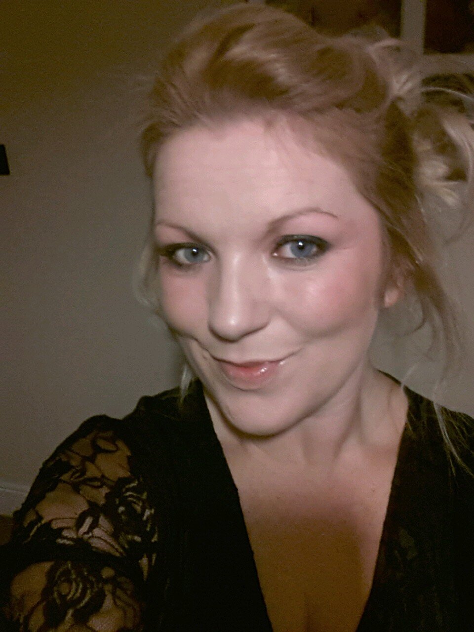 SarahSaz1978's profile picture. 