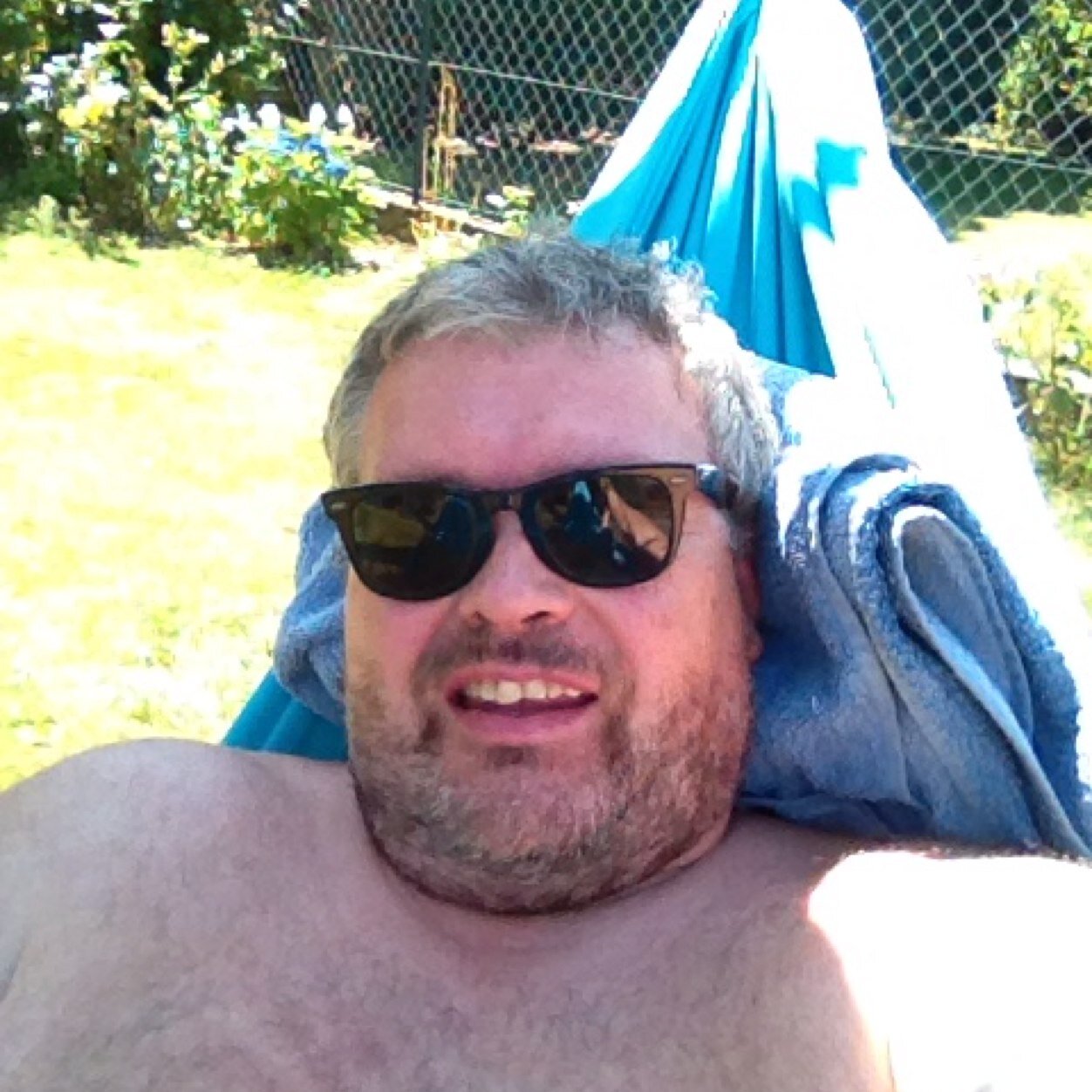 fozziebearro's profile picture. 