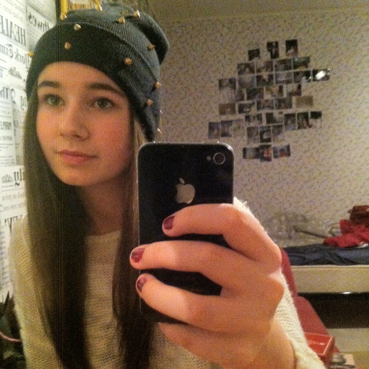 Hey! Im a girl from sweden and im 14 y/o I love love love one direction and music is my life❤️ kik me if you want: 99bina