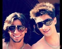 Vivo por vocês @MUNHOZ_FRANGO     @Mariano_MeM s2 @BarbaraPiaia Bábi do Munhoz aqi :)