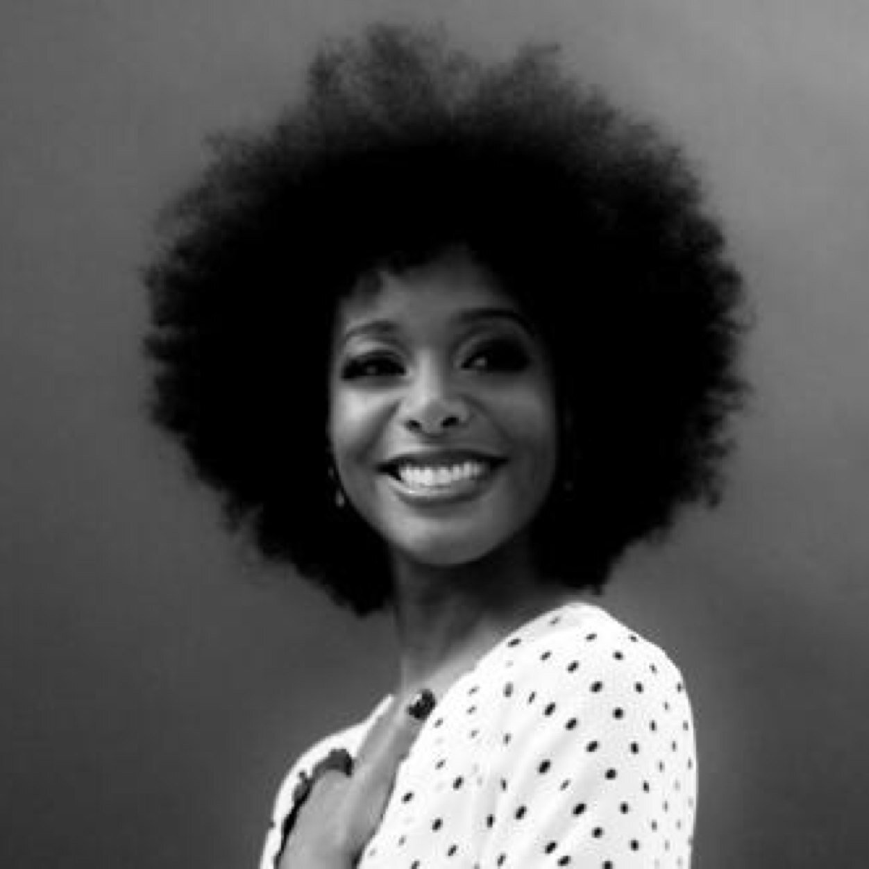 ZimzallahbiM's profile picture. Venez en paix a moi. Ou courez loin. Cest pas compliqué. #TeamIphone .ELSEWHERE.