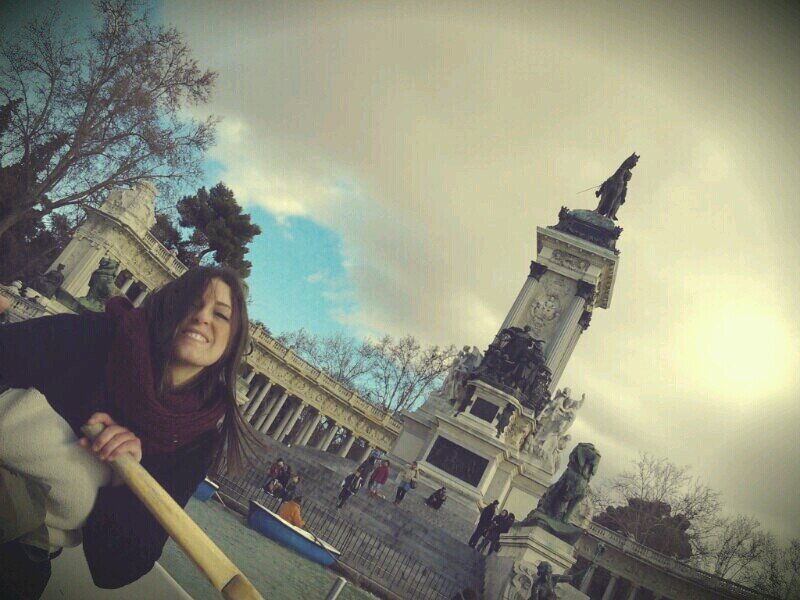 mariaa_alv's profile picture. Estudiante de FyCo en la US. Extremadamente ordenada y enamorada de todo lo rosa.