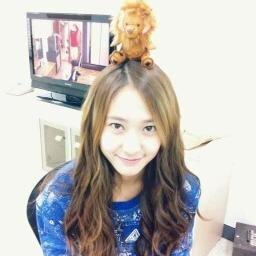 Krystal f(x) 24 October 1994 Main Vocalist and Maknae
Peace ^^
