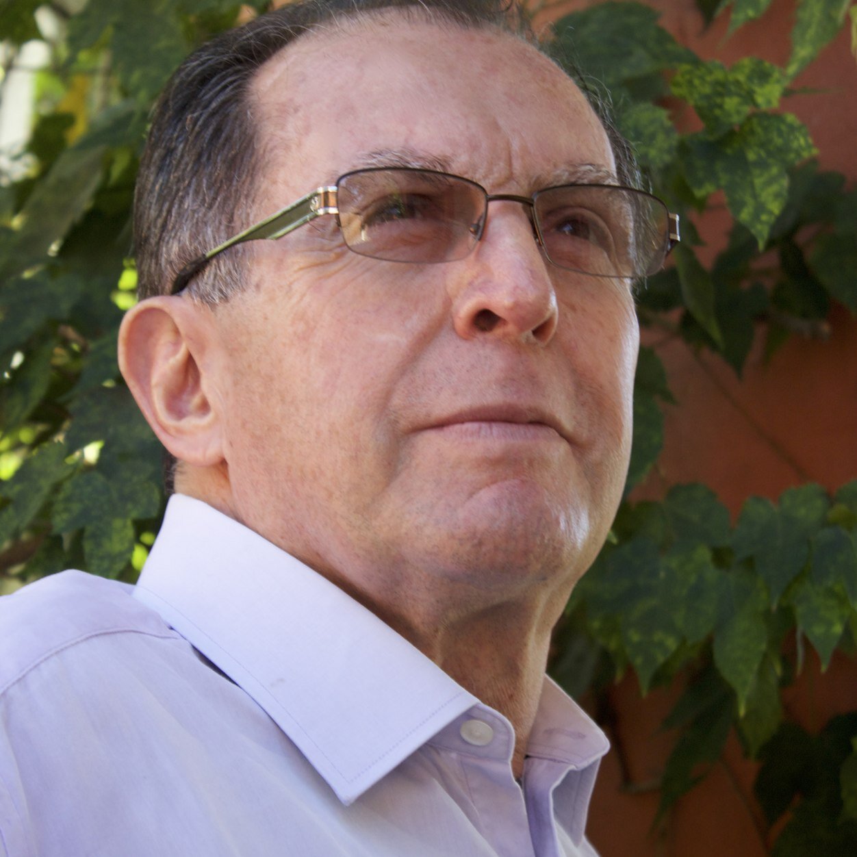 ASanchezViesca's profile picture. Soy médico de profesión y político de convicción. Actualmente me desempeño como Secretario General del Comite Ejecutivo Nacional de URNG.