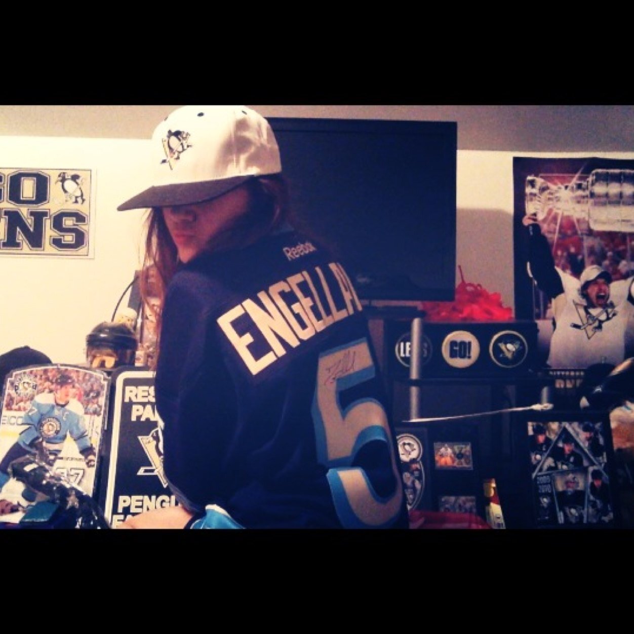 My life consists of gushing about how much I love hockey to those who don't care about hockey. #defensewinsgames