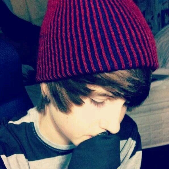 FxkingSean's profile picture. Me + You = Cuddling? i think yes. I'm Sean, but you can call me Seanie. I have a dog named Sammy. Dont say you love me, its like toxin, never goes away.