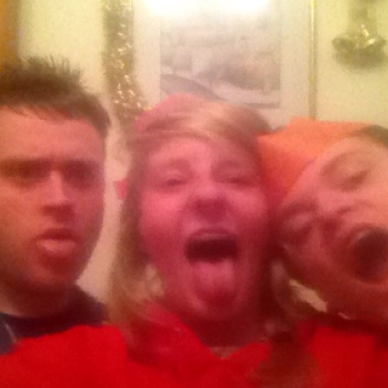 KayleighAnneTho's profile picture. When you walk,
Through a storm,
Hold you head held high,
And dont be afraid of the dark
YNWA