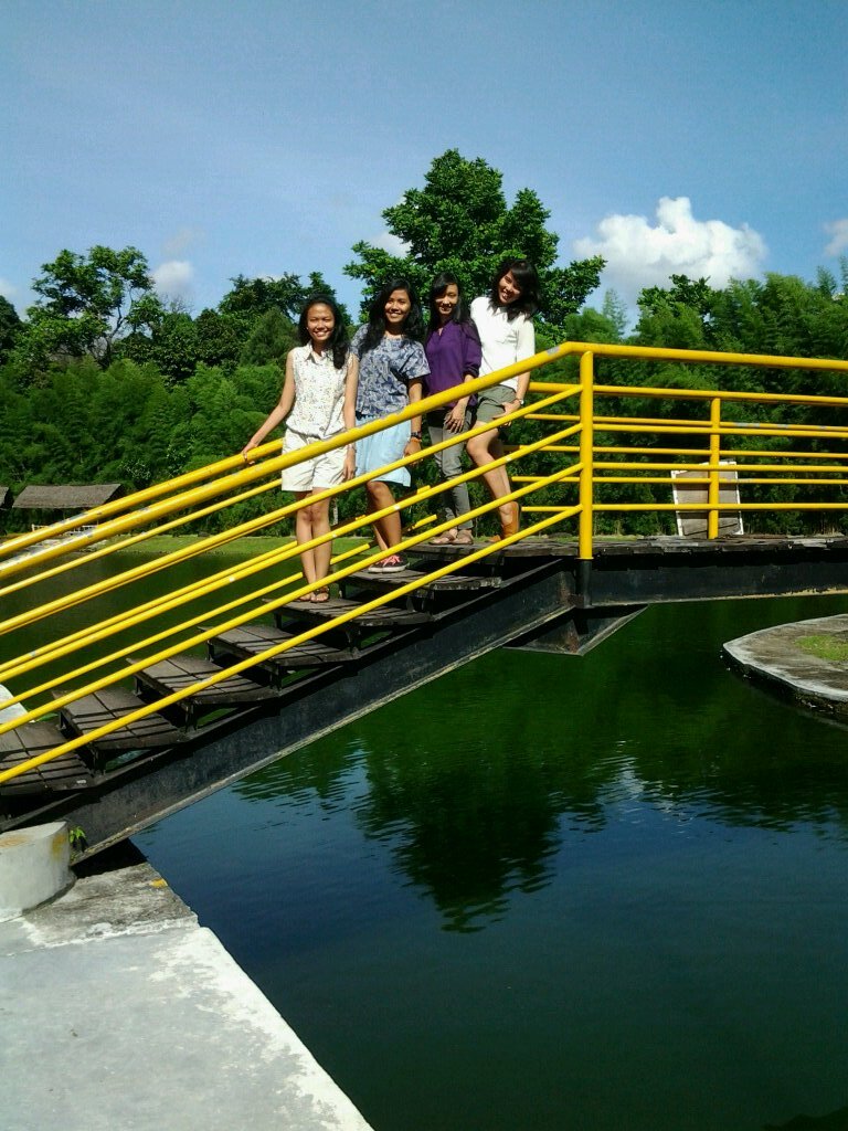 emiliainggrids's profile picture. Fight for the things you love and Love the things worth fighting for :)
 class of psychology at atma jaya catholic university