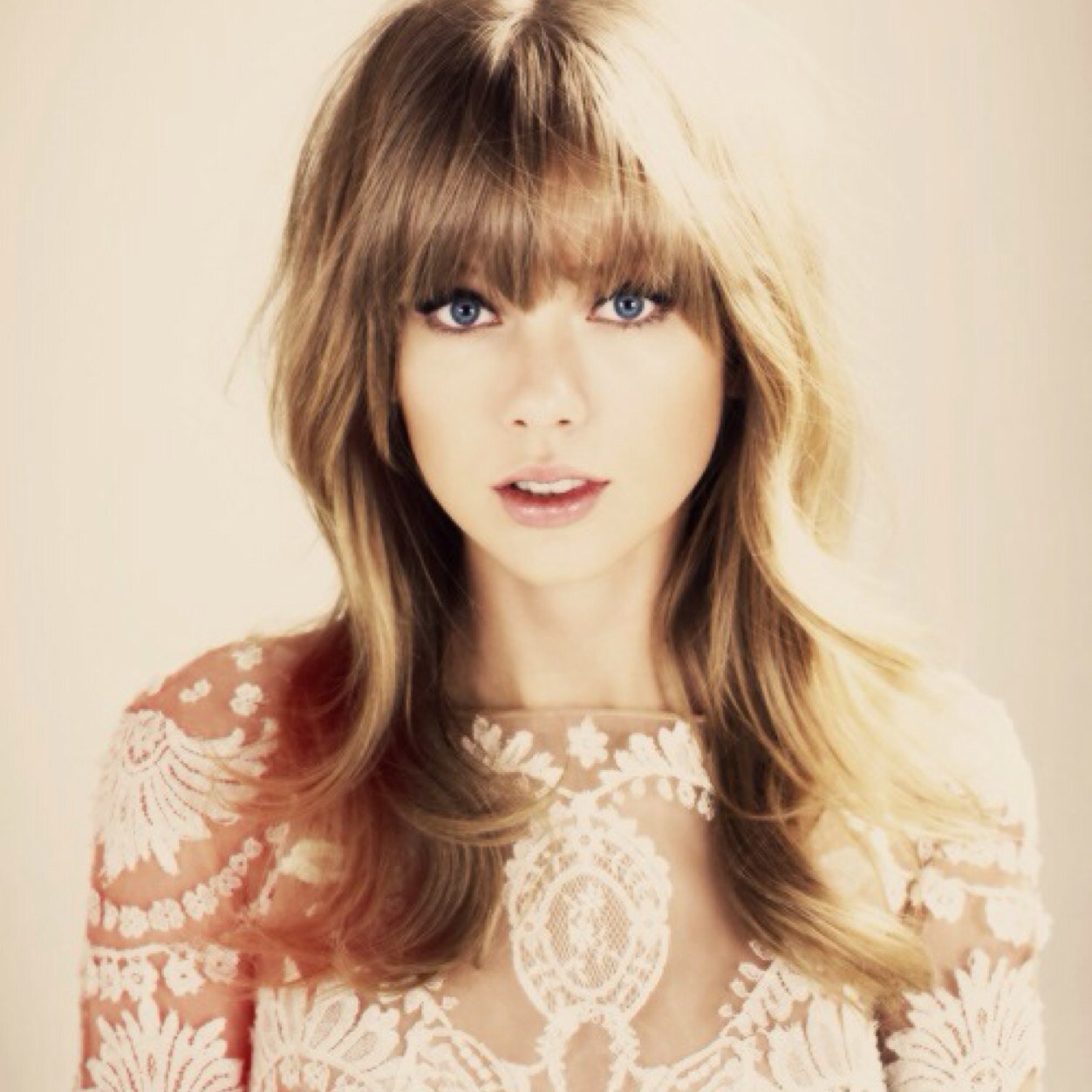 TAYLOR SWIFT IS THE BEST
