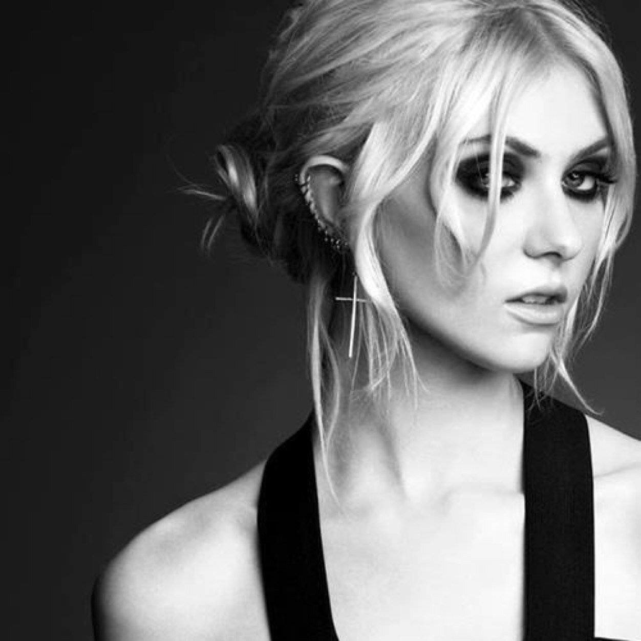 TaylorMFaux's profile picture. Sex, drugs, and rock n roll.